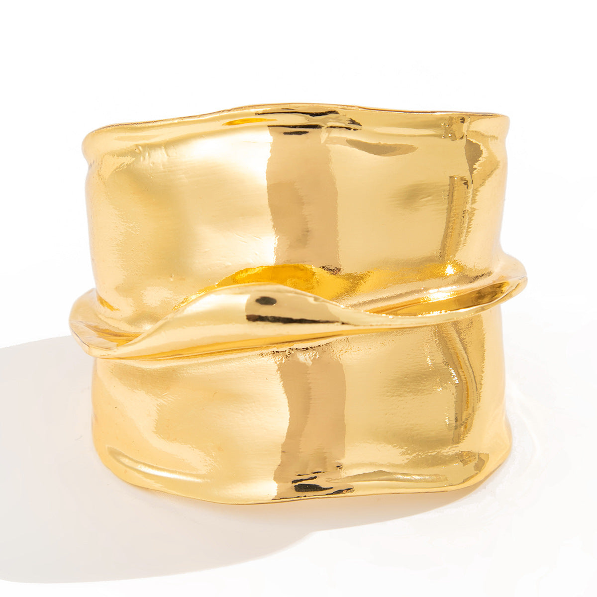 Bracciale da donna in ottone stile vintage sovradimensionato a forma di foglia con finitura opaca testurizzata e superficie placcata