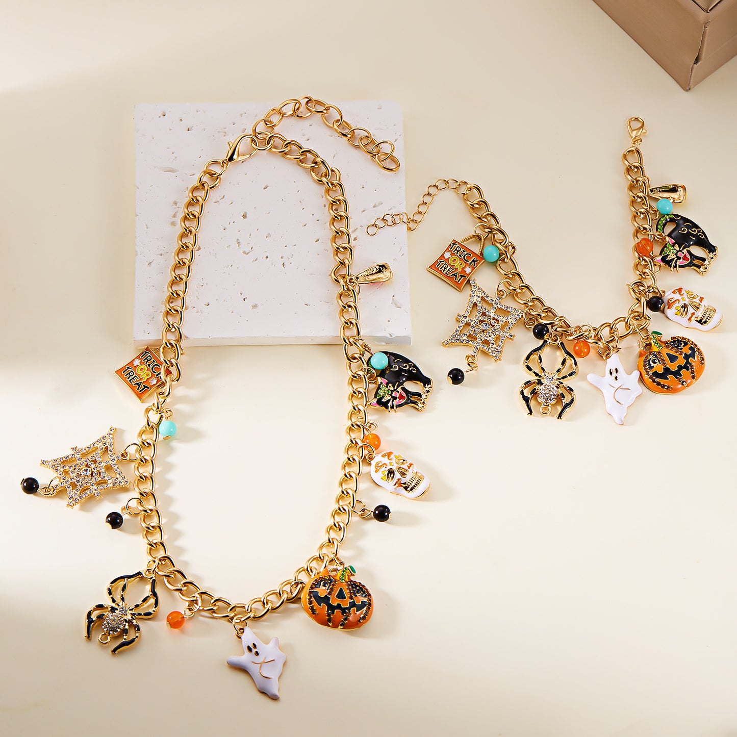 Set bracciale e collana in lega con fantasmi, ragni e zucche a tema Halloween, placcato elettroliticamente, unisex
