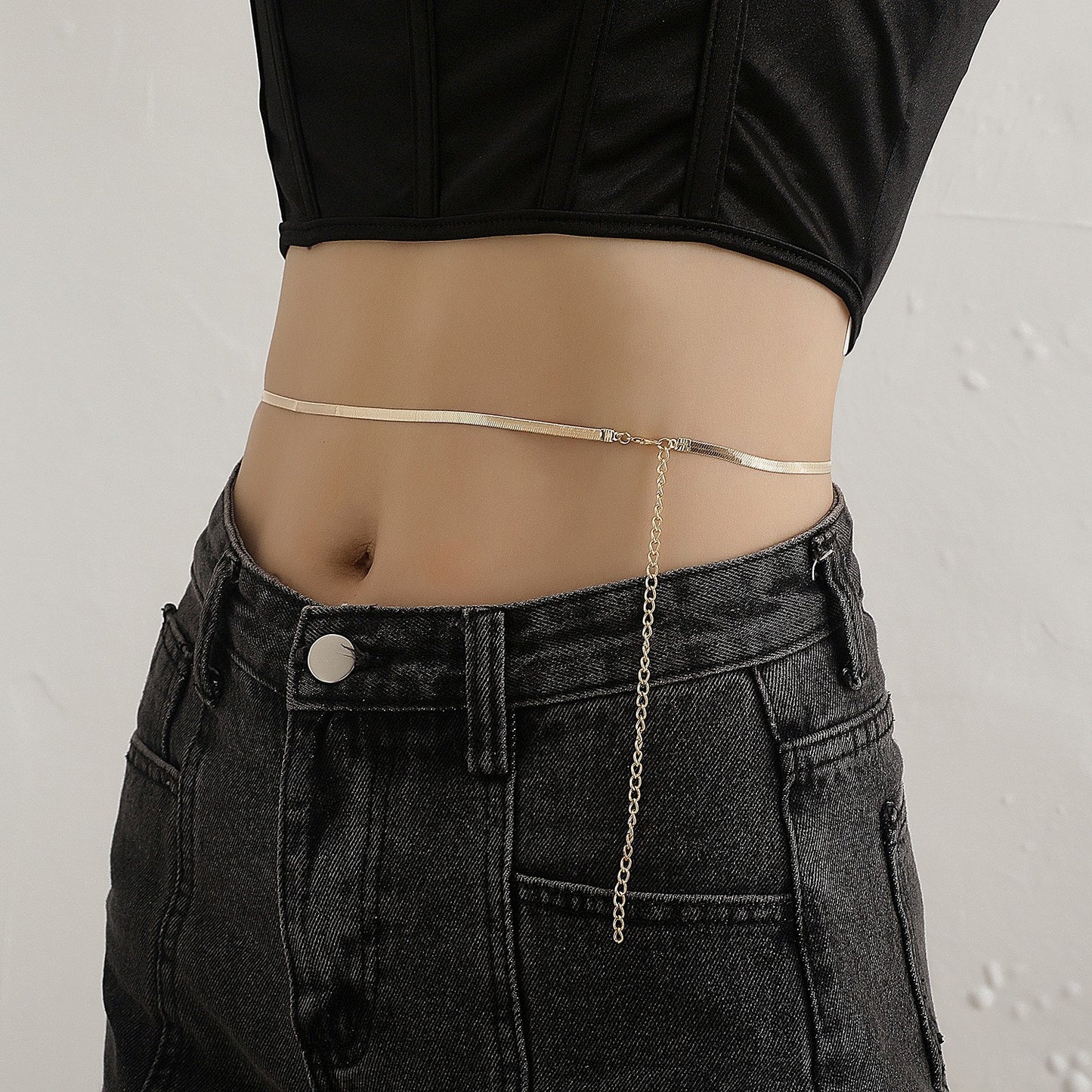 Punk Vintage Body Chain for Women Made of Titanium Steel with Snake Chain Design and Waist Cinching Style