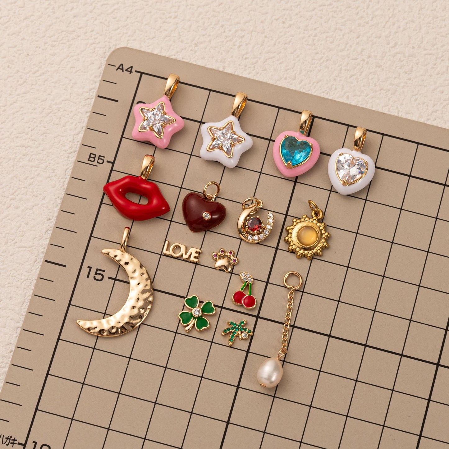 Vintage 18K Gold Plated Brass Moon Star Heart Pendant Stainless Steel Charm Bar Necklace for Unisex