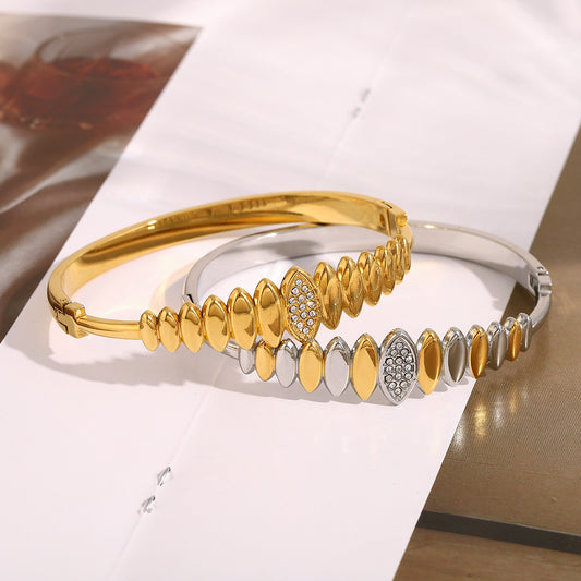 Pulsera minimalista de acero inoxidable con baño de oro de 18 quilates, eslabones en forma de lágrima y cierre de palanca para mujer