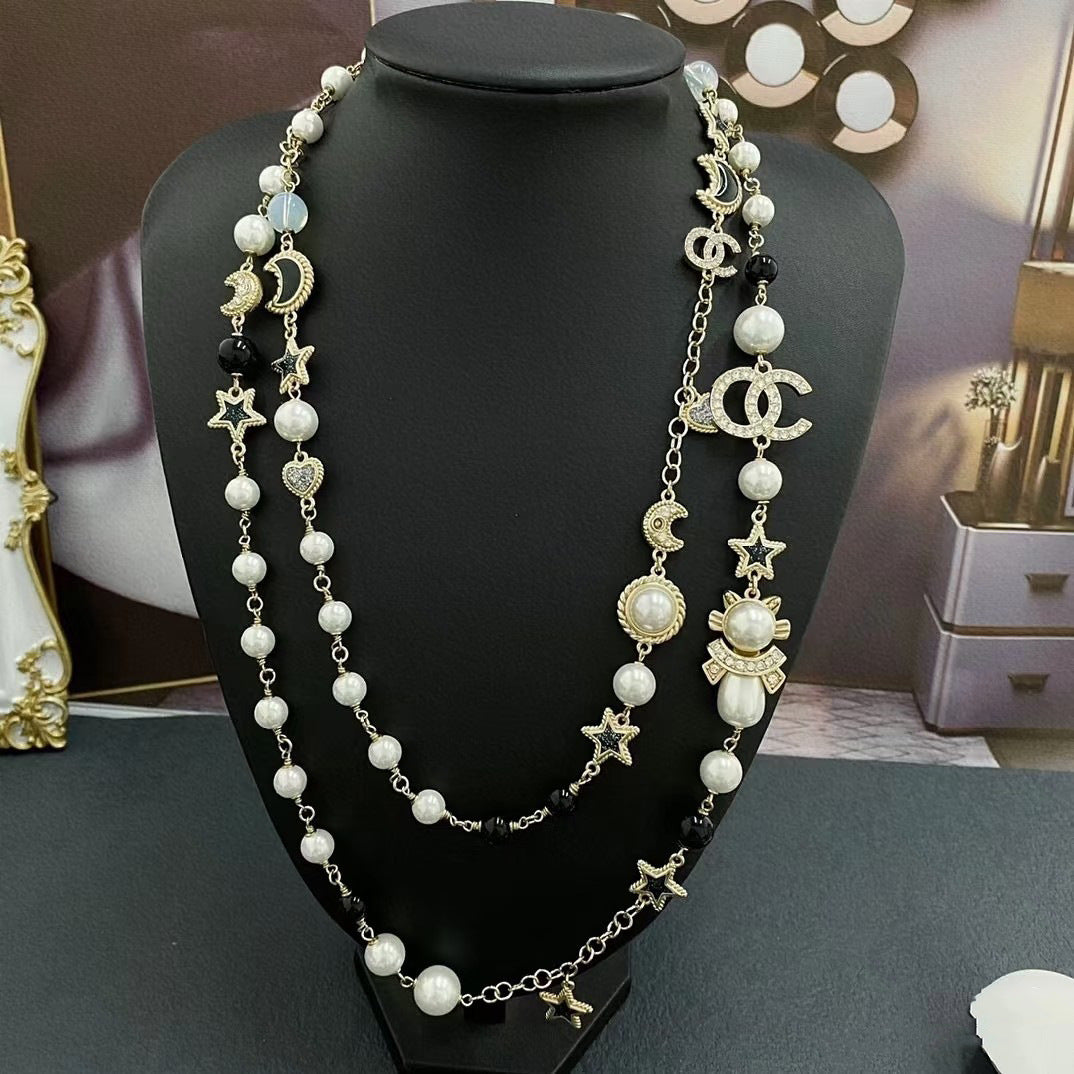 Luxury Elegant Gold Plated Brass Double C Letter Enamel Pearl Bracelet for Women