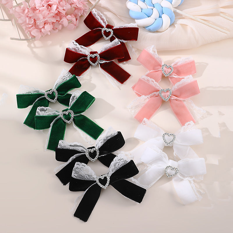 Set di mollette per capelli da bambina in pizzo a forma di fiocco in stile naturale con cuore impreziosito da strass e design a becco d'anatra