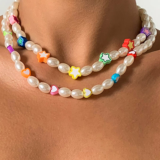 Set di collana minimalista in resina a forma di stella e cuore per donne con design geometrico e perle finte