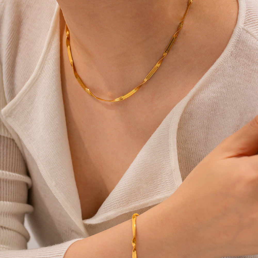 Geometric Circle Pendant Bracelet in Stainless Steel with 18K Gold Plating for Women