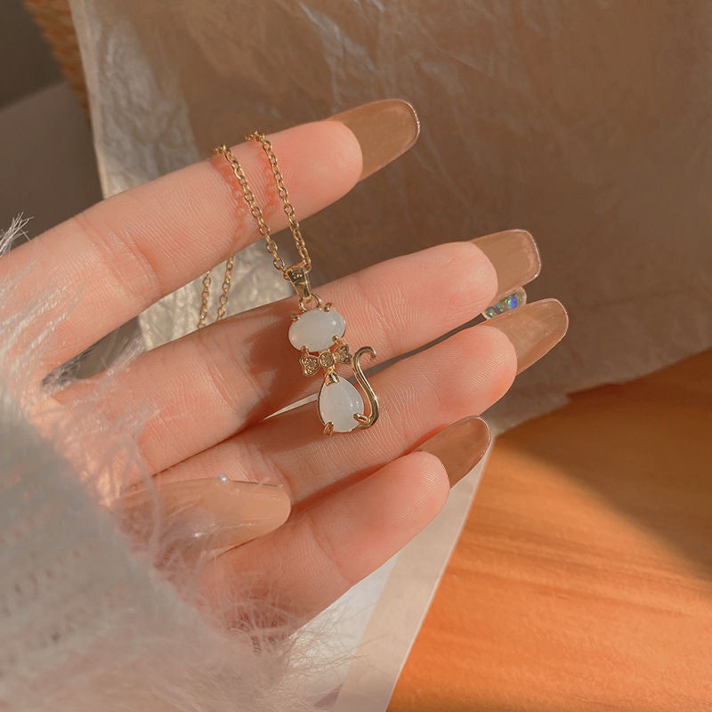 Collana minimalist in acciaio al titanio con ciondolo a gatto in stile francese, con charm in rame placcato oro su catena a maglie per donne e uomini