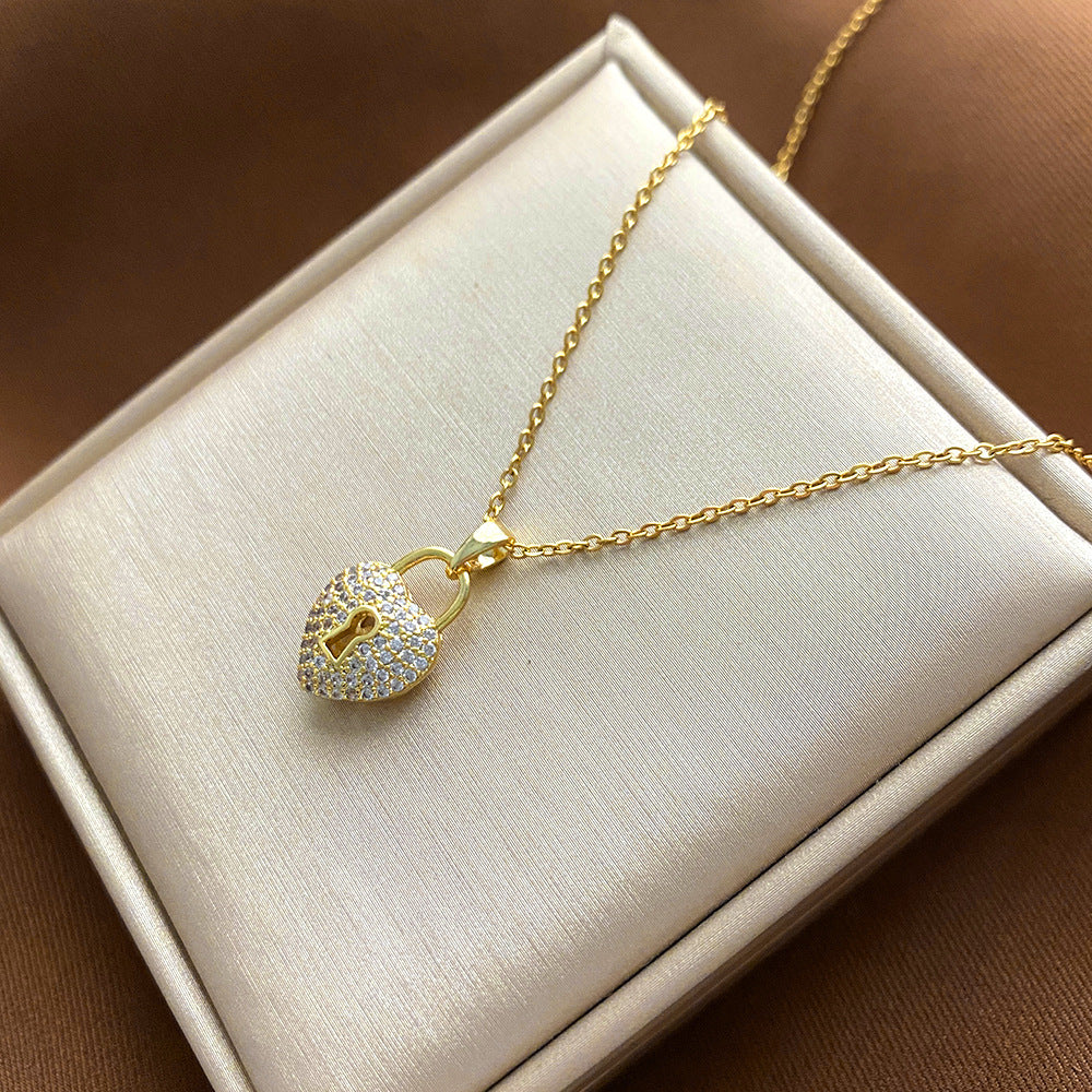 Collana con Ciondolo Floreale Minimalista per Donne e Uomini in Acciaio al Titanio con Catena a Serpente, Finitura Galvanizzata e Design Irregolare