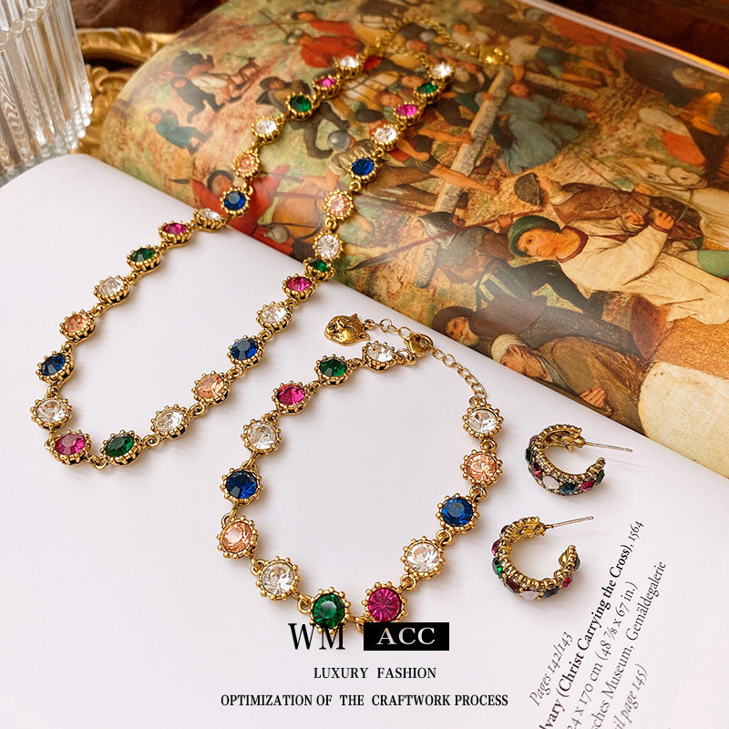 Baroque Style Geometric Pendant Necklace with Rhinestone Inlay for Women, Delicate Clavicle Chain