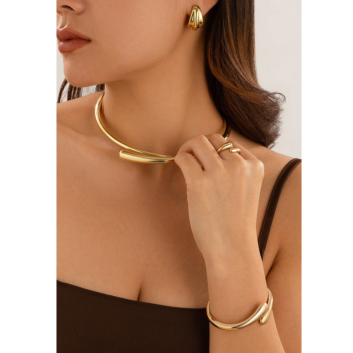 Minimalist Geometric Zinc Alloy Choker Necklace with Asymmetric Tassel Pendant for Women