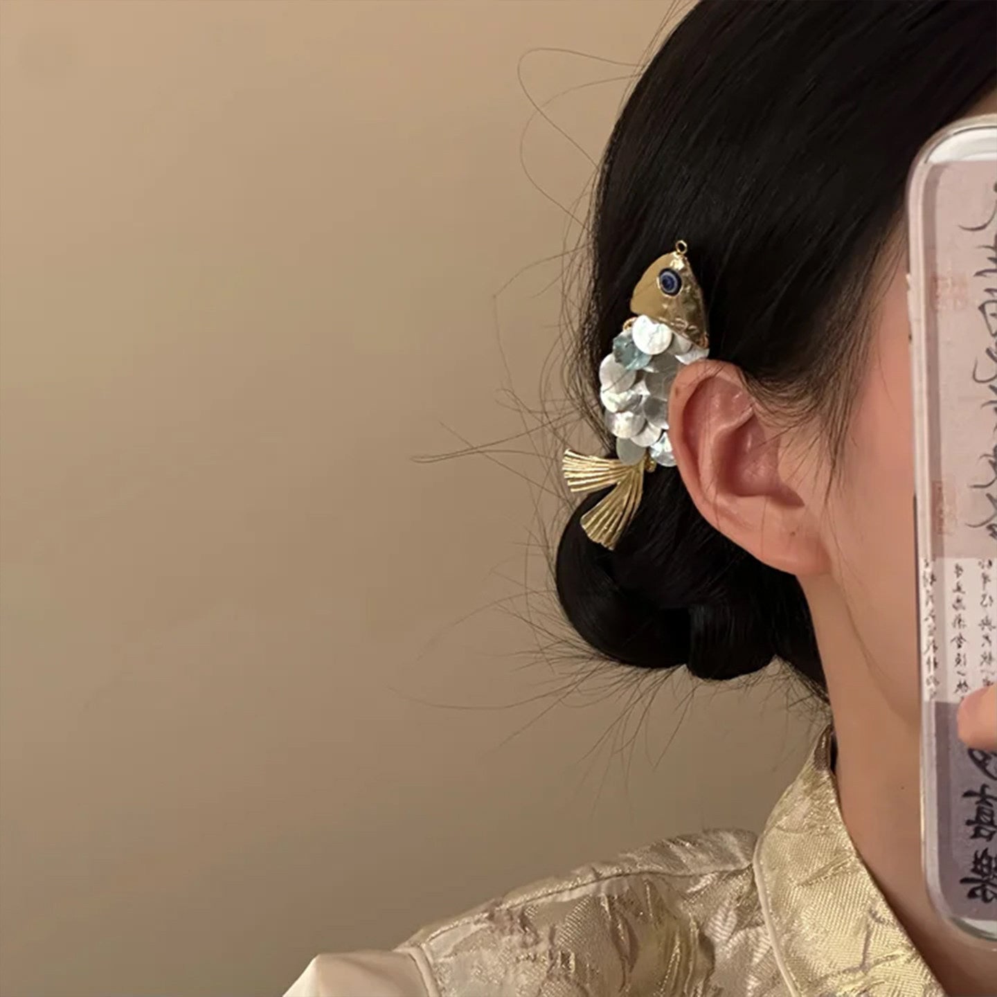Elegante fermaglio per capelli da donna placcato oro a forma di conchiglia con stile di lusso minimalista e design a motivo animale