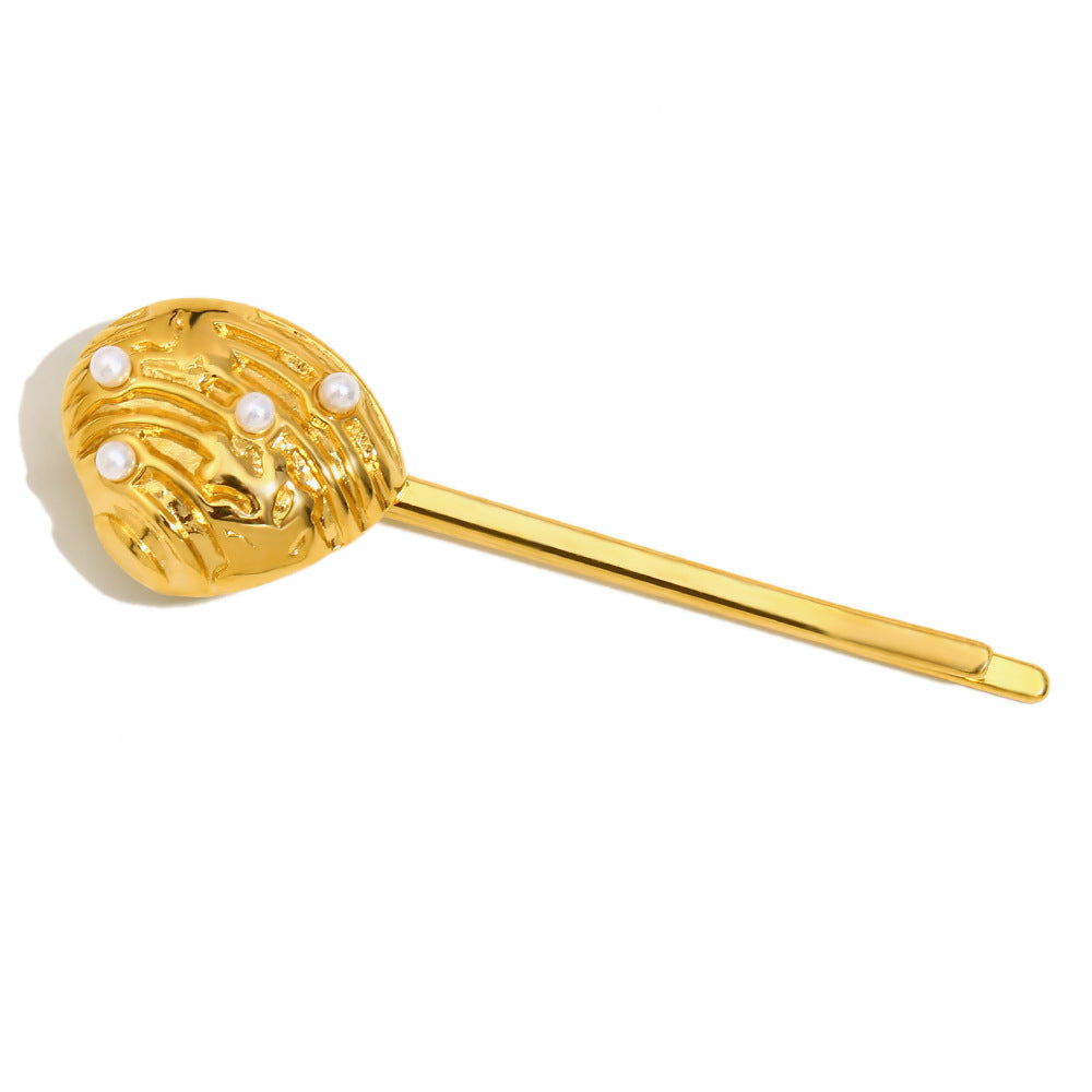 Vintage French-Inspired Heart and Seashell Hair Clip for Women Made of Stainless Steel with 18K Gold Plating