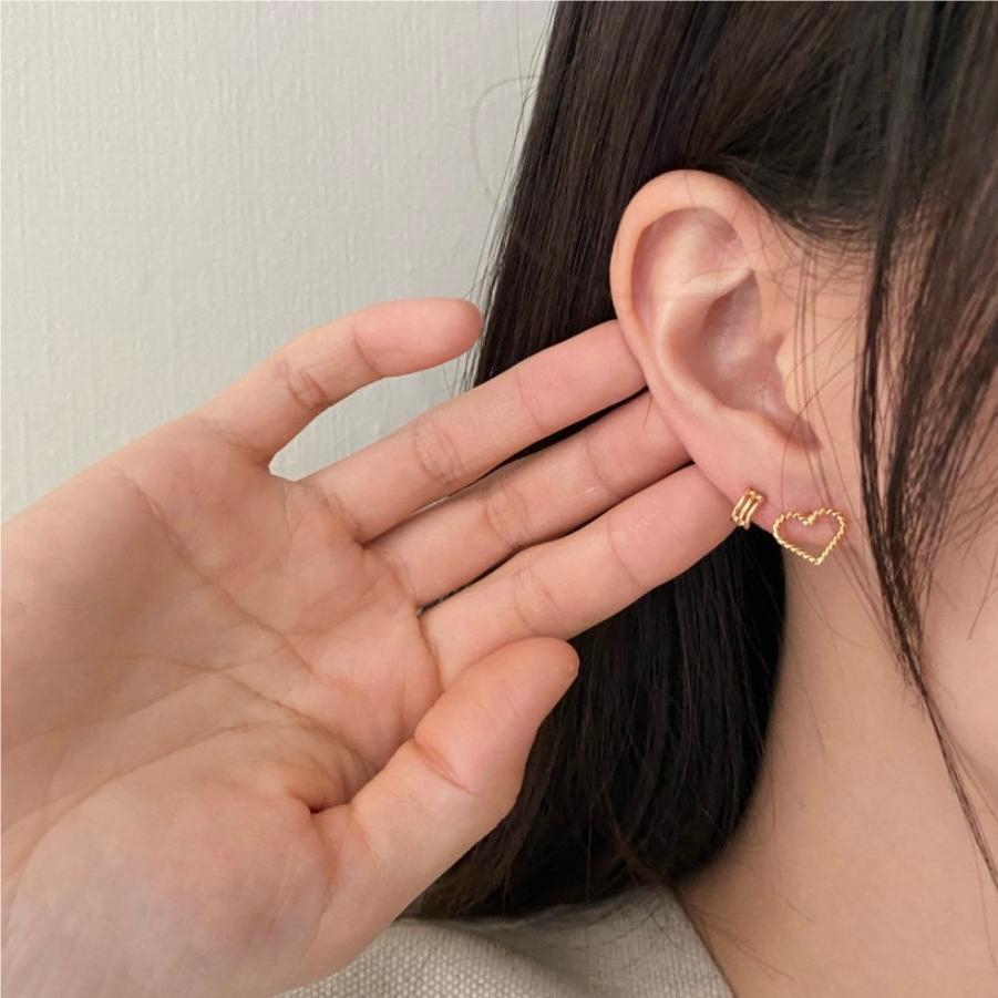 Minimalist Heart-Shaped 925 Sterling Silver Stud Earrings with Plated Finish for Women