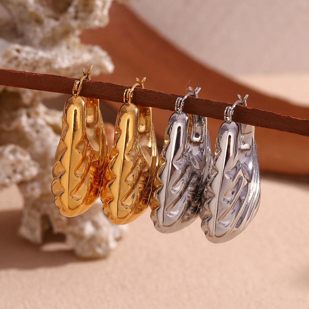 Orecchini a clip geometrici alla moda in acciaio inossidabile con placcatura in oro 18 carati e texture ondulata diagonale da donna