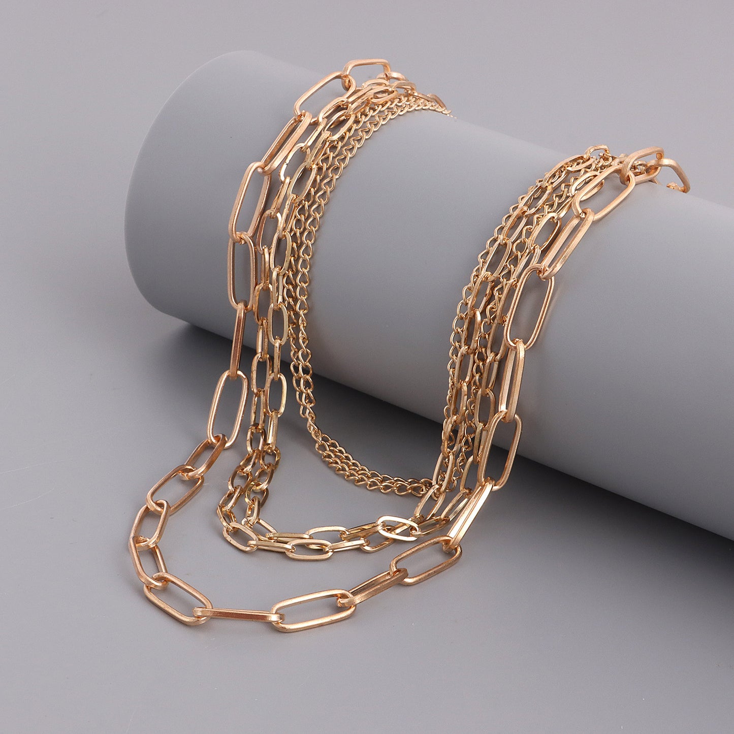 Vintage Geometric Pendant Necklace for Women with Gold-Plated Alloy Chain and Wavy Link Design