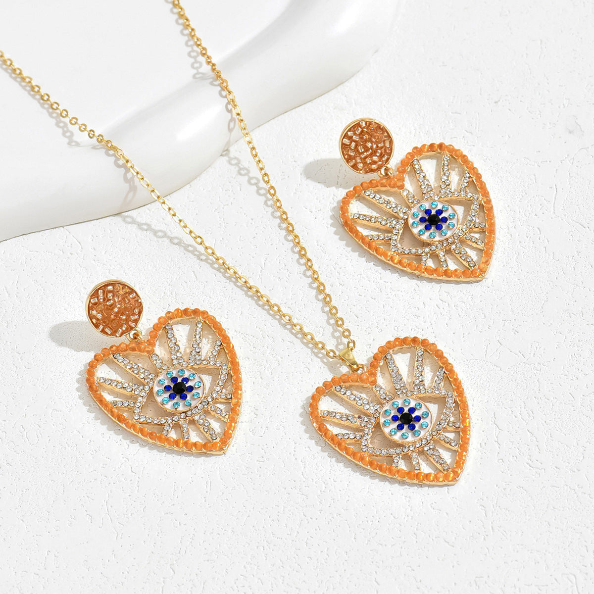 Fashionable Heart-Shaped Rhinestone-Set Alloy Necklace and Earrings Set for Women with Delicate Clavicle Chain