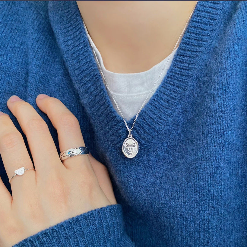 Collana con ciondolo a sorriso minimalista da donna in argento sterling 925 con finitura lucida
