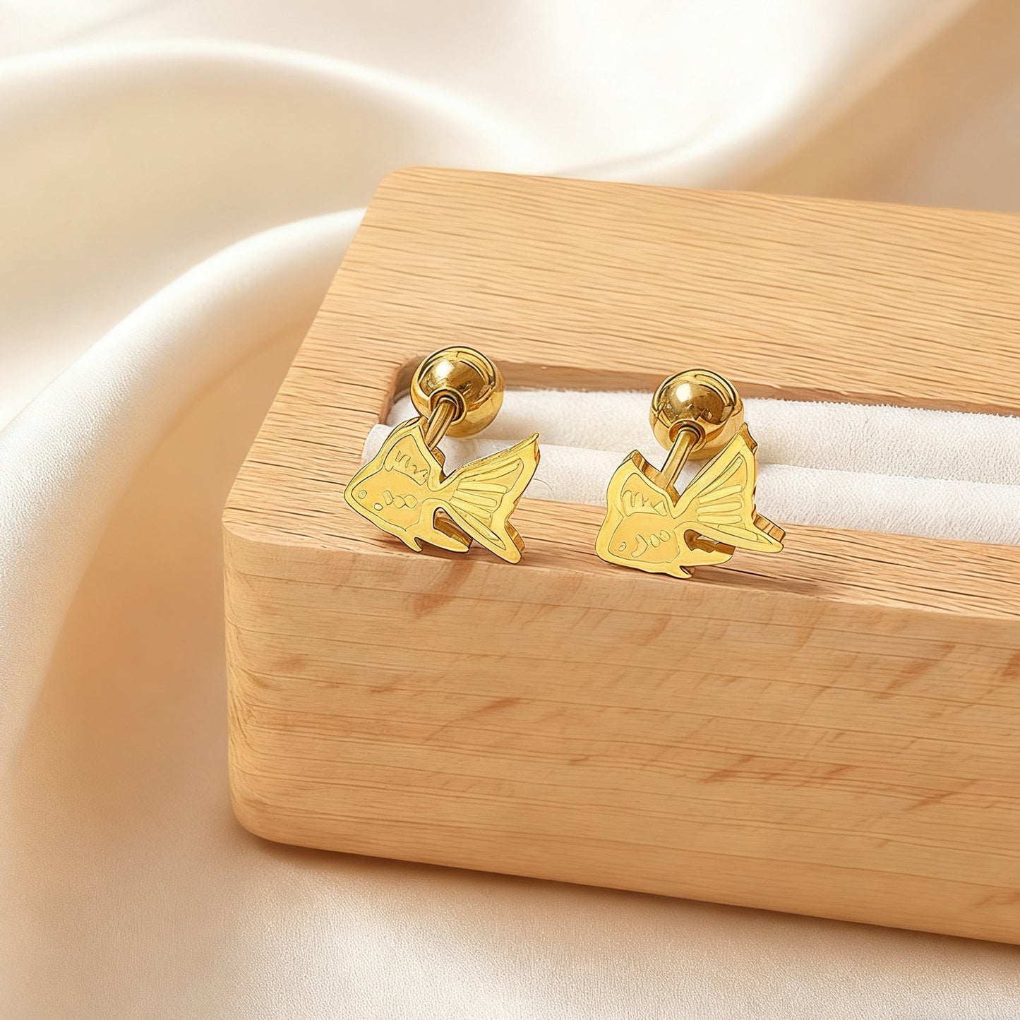 Orecchini a perno da donna in acciaio inossidabile placcati oro, di lusso, casual, a forma di animale