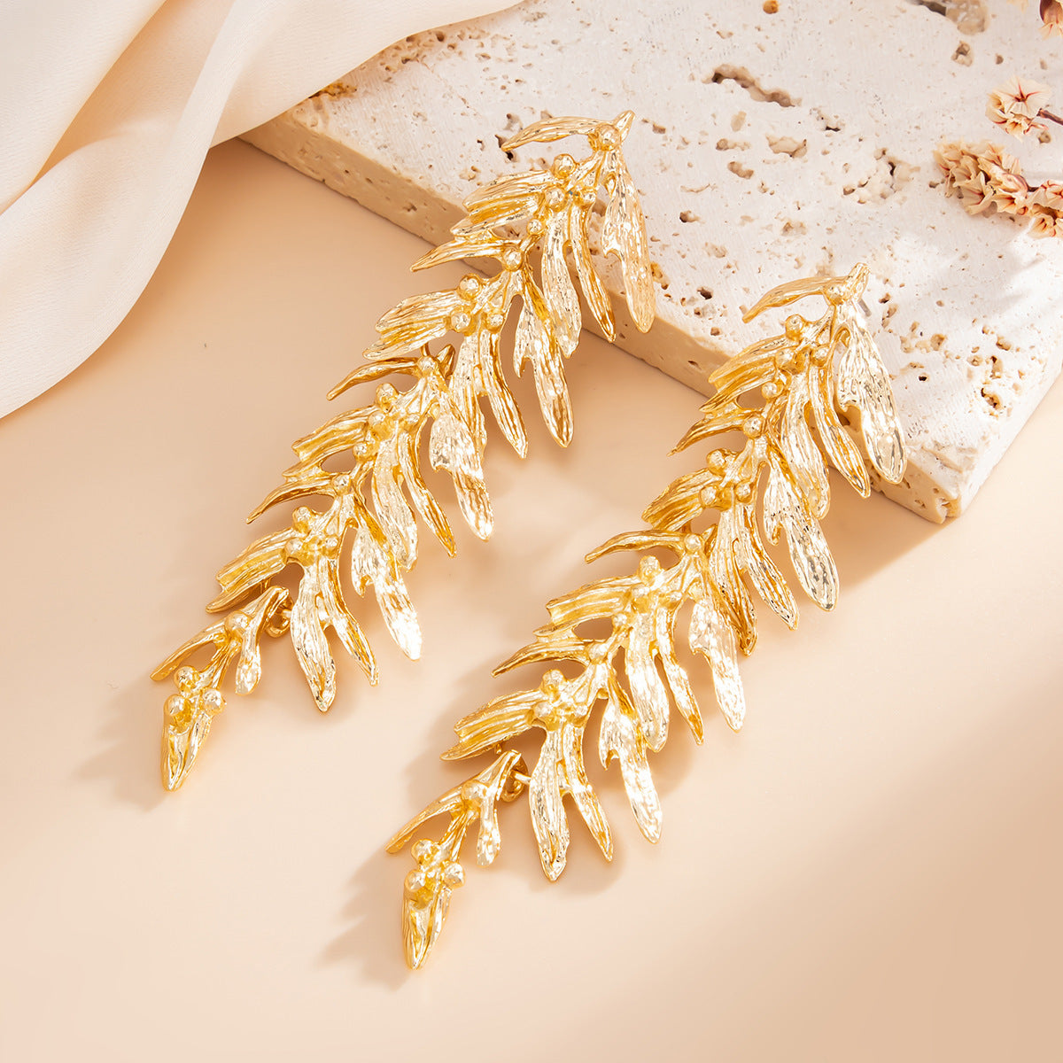 Vintage Luxury Leaf Plated Alloy Pendant Singapore Chain Necklace for Women