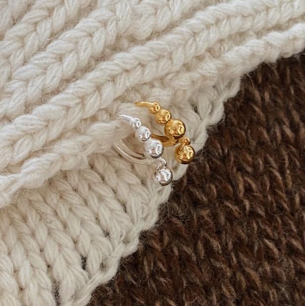Orecchini a Perno Minimalisti Rotondi con Perle da Donna in Argento Sterling 925 con Finitura Artigianale