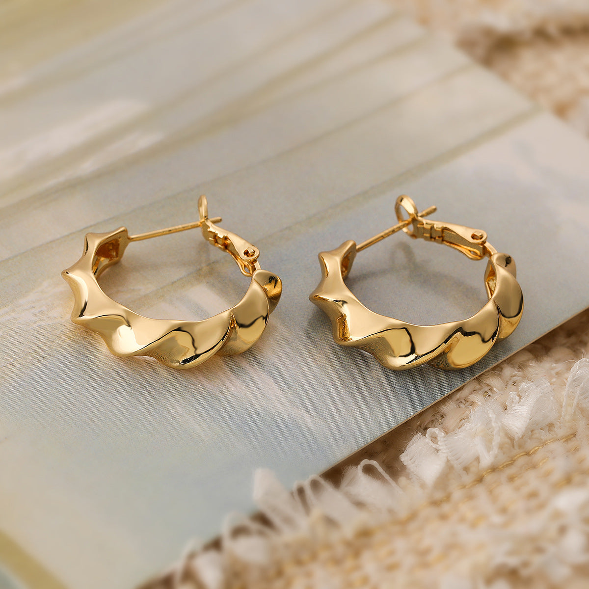 Irregular Geometric Wave-Shaped Copper Earrings with 18K Gold Plating for Women, Fashion-Forward Minimalist Design