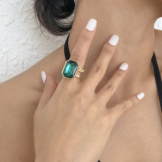 Anello Geometrcio in Lega, Dolce e Grintoso, con Intarsio di Strass e Finitura Galvanizzata, Fascia Regolabile alla Moda