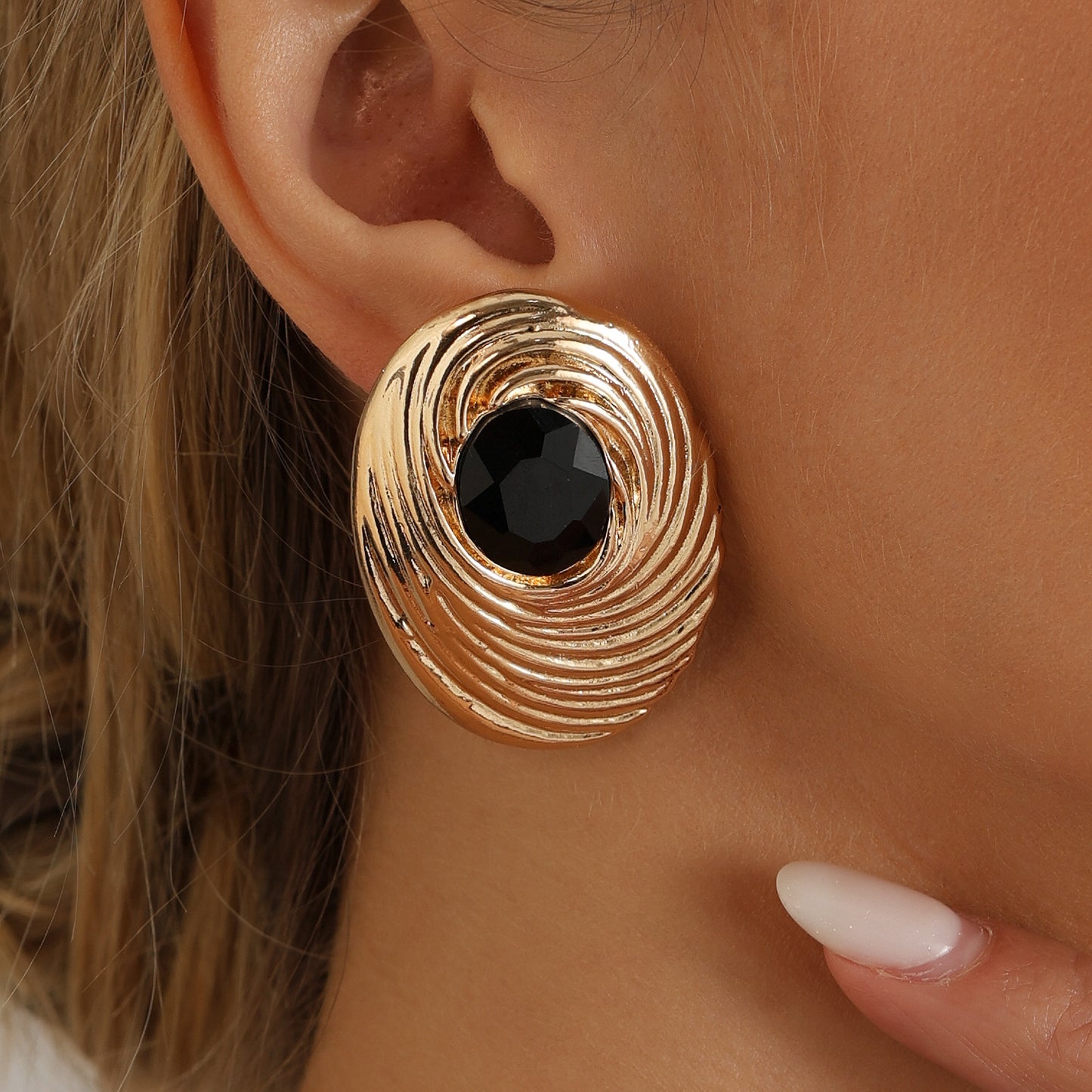 Vintage Textured Black Gold Oval Geometric Earrings for Women