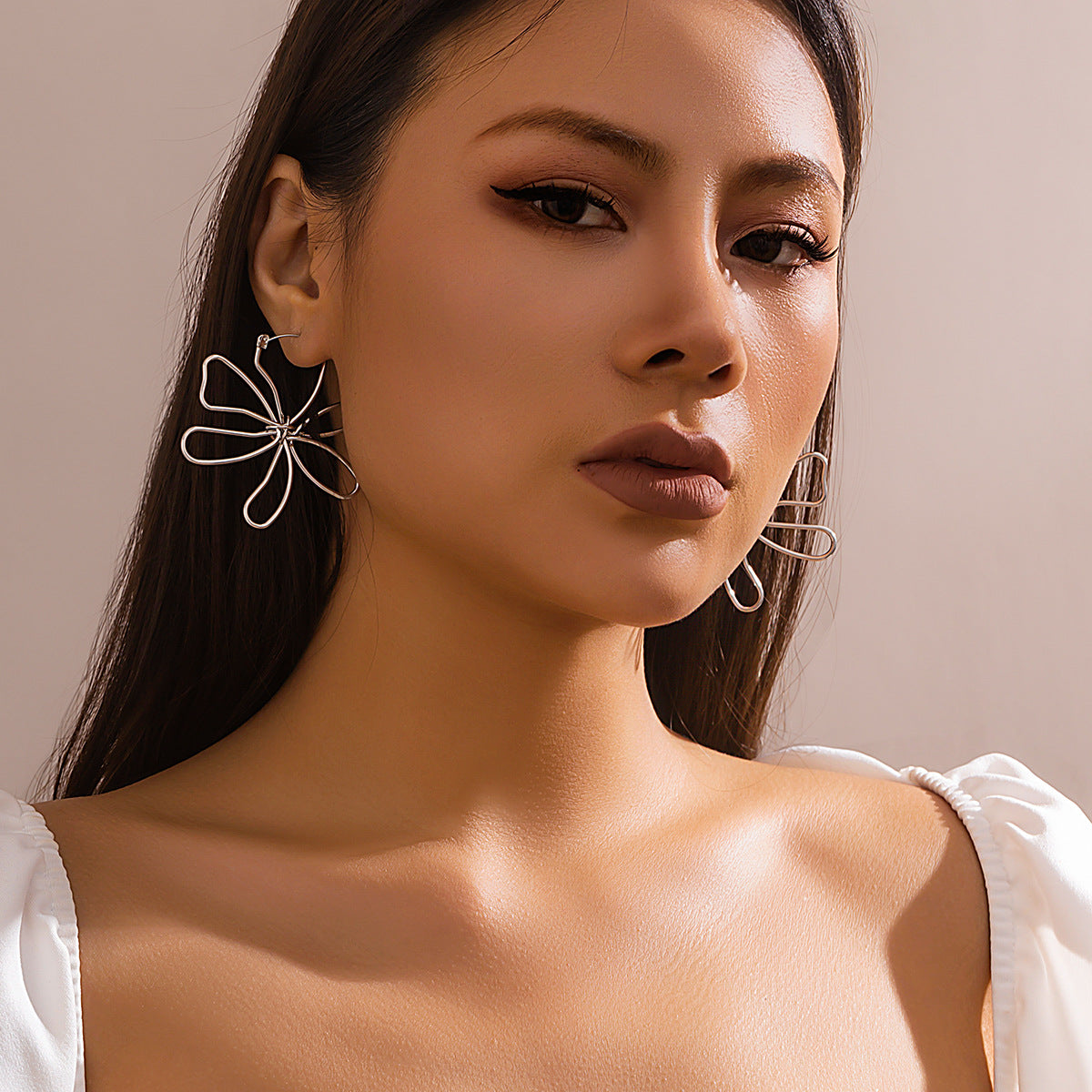 Vintage-Inspired Geometric Pearl-Style Rhinestone-Embellished Floral Sunburst Earrings for Women