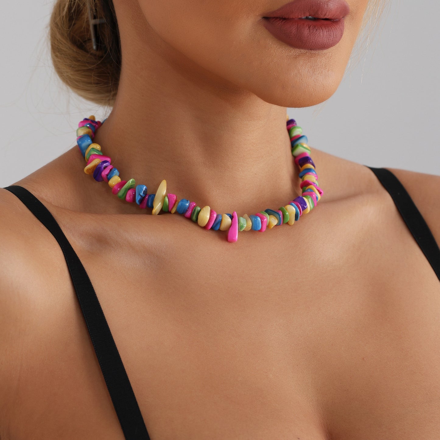 Collar Minimalista de Conchas Irregulares de Colores con Acabado Bañado y Estilo Cadena de Clavícula para Mujer