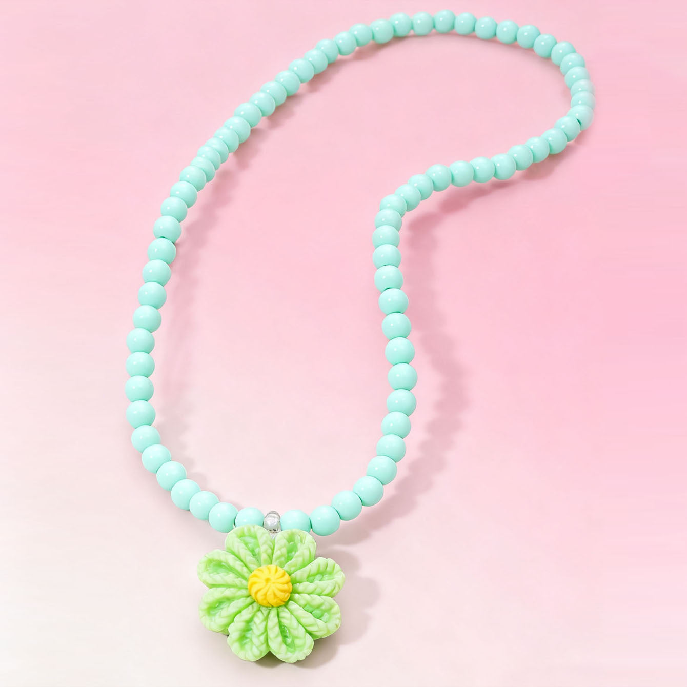 Collana in resina floreale a cartone animato per bambini con ciondolo a fiore perlato su catena di perline rotonde, gioielli artigianali per bambini, regalo