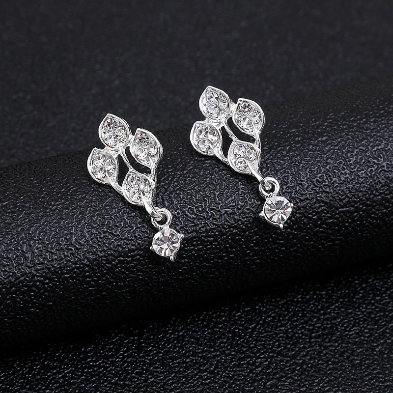 Fashion OL Style Leaf-Shaped Alloy Necklace and Earrings Set for Women with Electroplated Finish