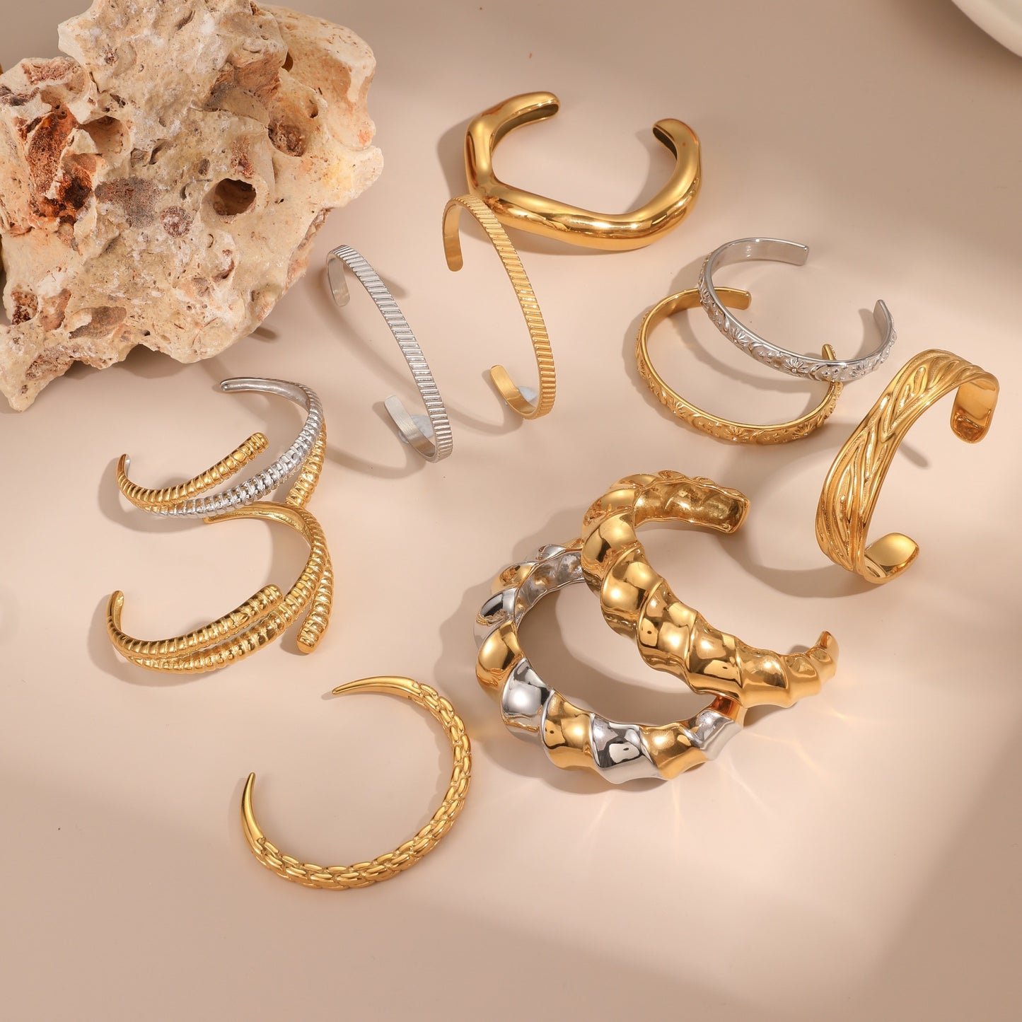 Fashionable Geometric Stainless Steel Bracelet with Gold and Silver Plated Stripes for Women