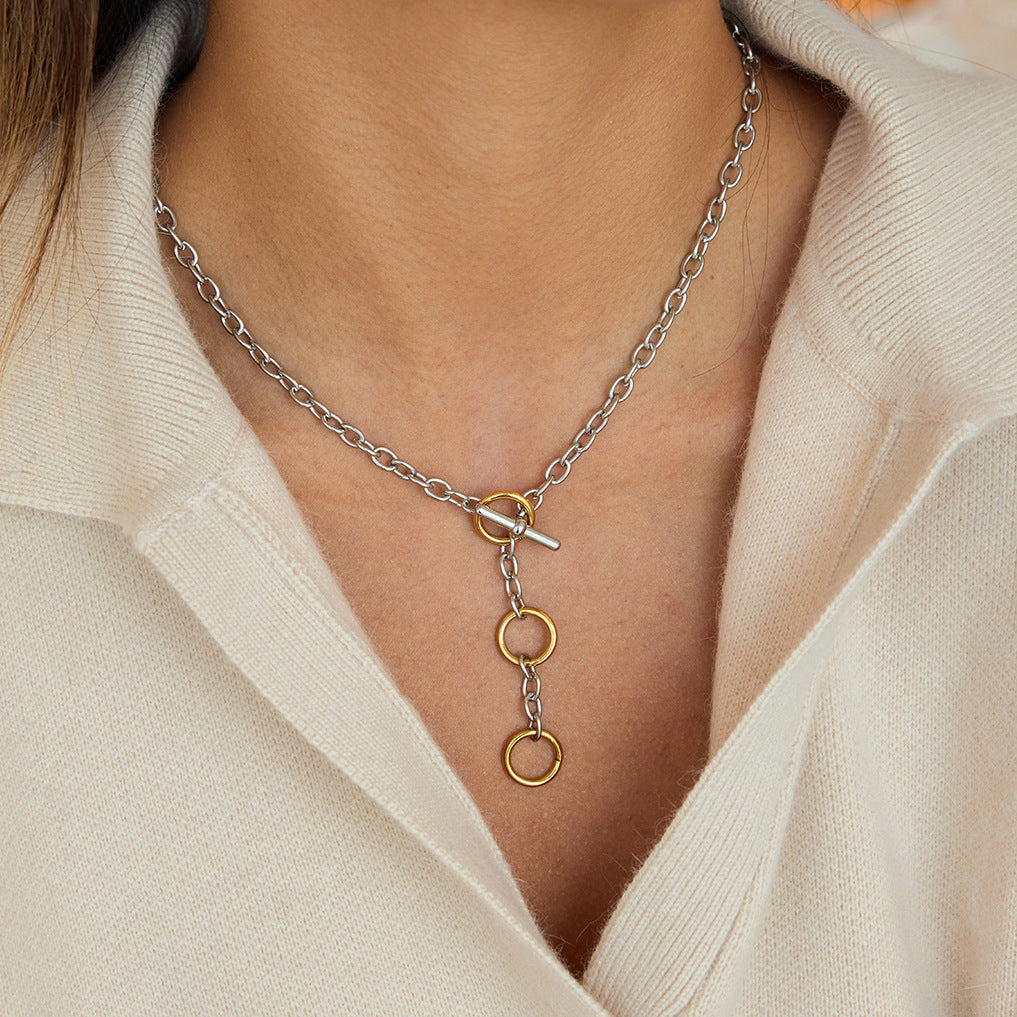 Collana girocollo minimalista geometrica in acciaio inossidabile da donna con ciondolo in acciaio al titanio placcato su catena a maglie cubane