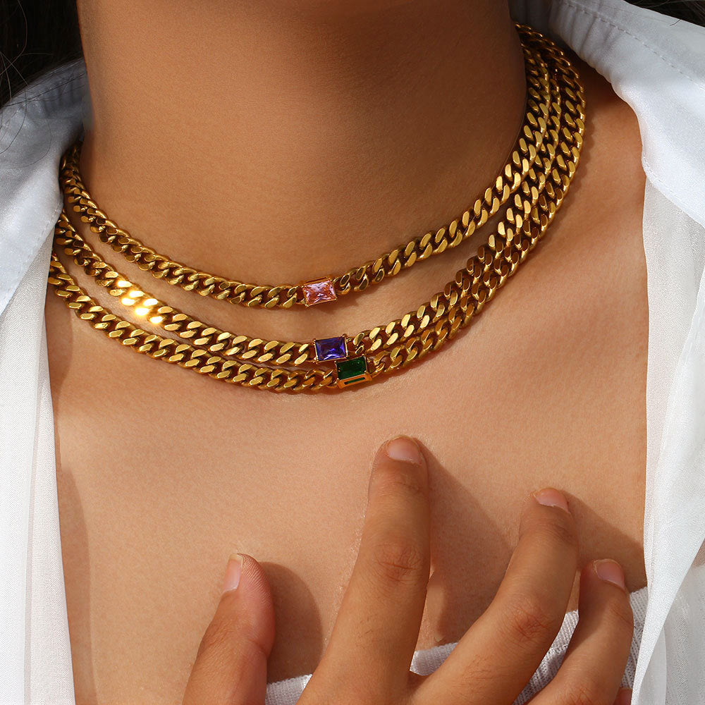 Collana Minimalista Rettangolare con Zirconi su Catena Cubana in Acciaio Inossidabile per Donne