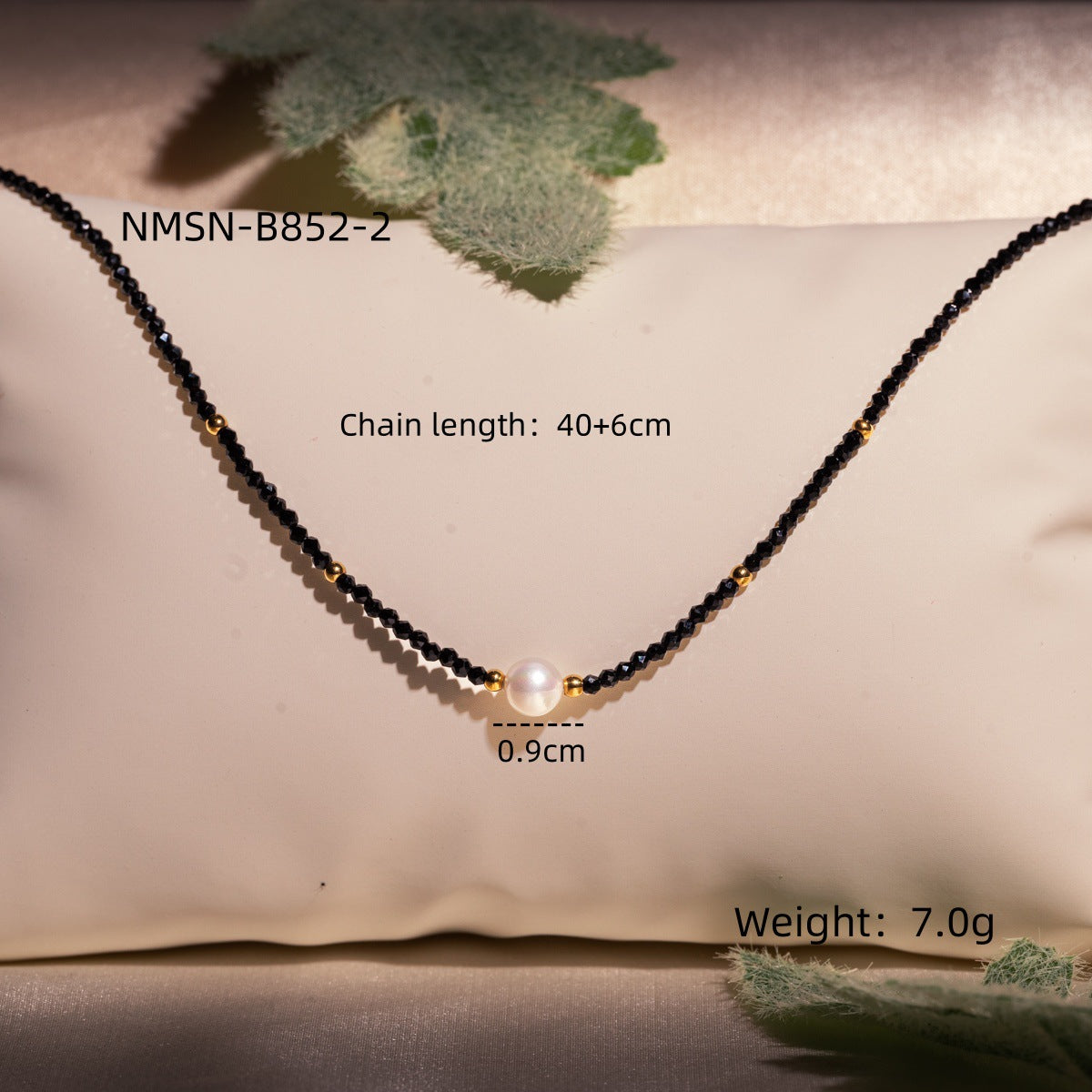 Collar minimalista de espinela negra y perlas en acero inoxidable con acabado chapado para mujer