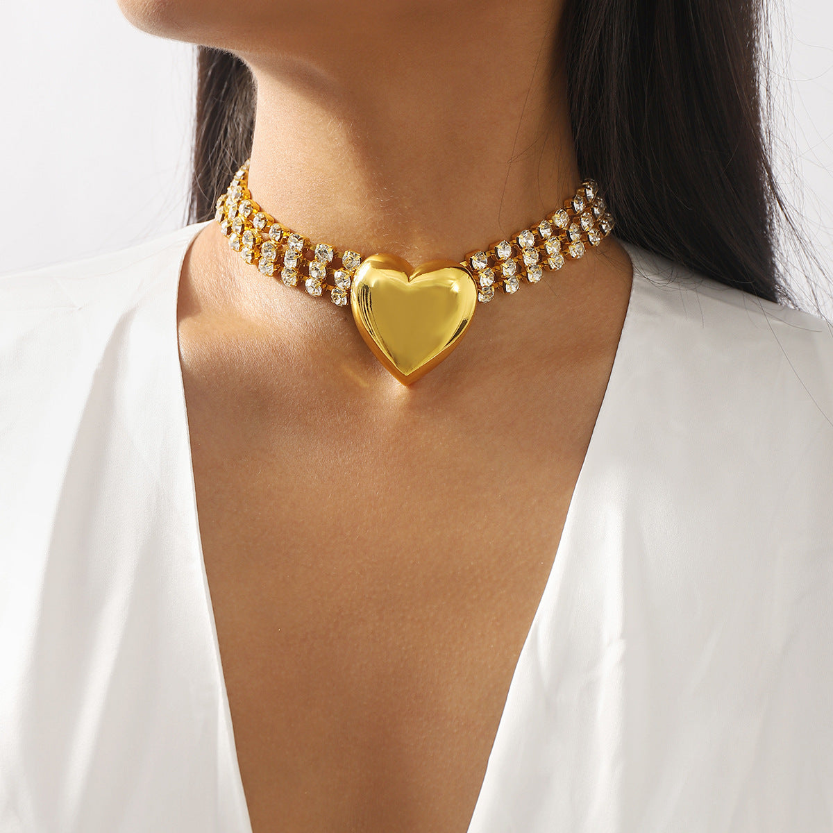 Collana girocollo multistrato da donna con strass a forma di cuore, dolce e grintosa