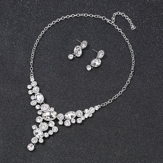 Conjunto de collar minimalista de estrella, luna, nube y universo para mujer, colgante de aleación con nota irregular y detalles circulares, collar de cadena ligera para suéter