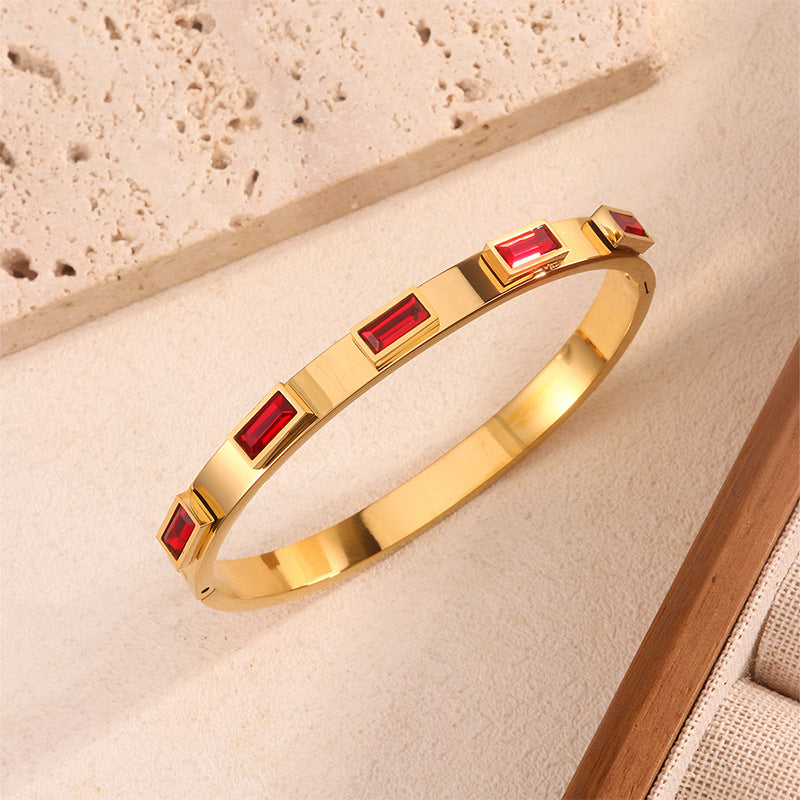 Elegant 18K Gold Plated Geometric Round Titanium Steel Bracelet