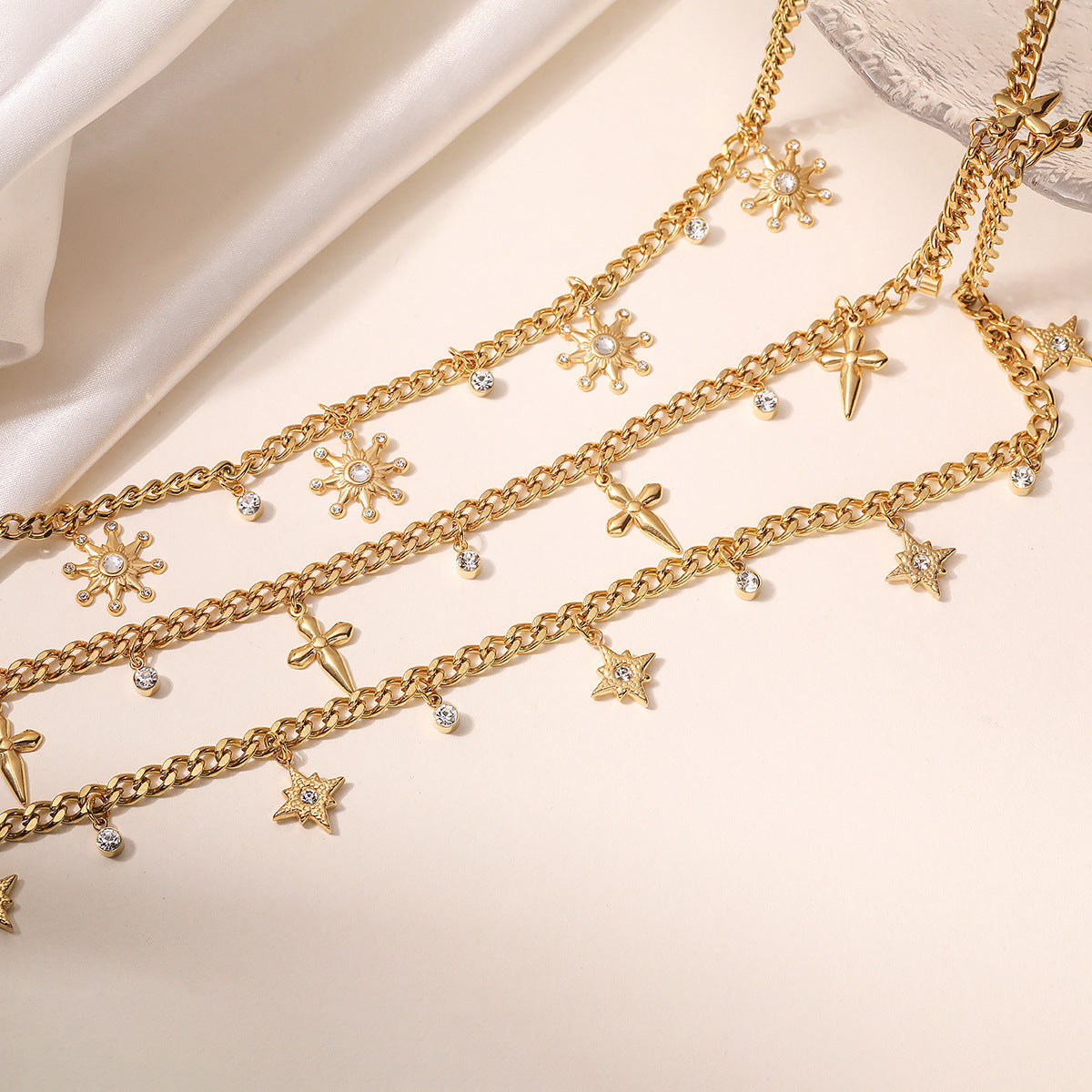 Collana Pendente Geometrica Minimalista da Donna in Acciaio Inossidabile Placcato Oro 18K con Catena Clavicola