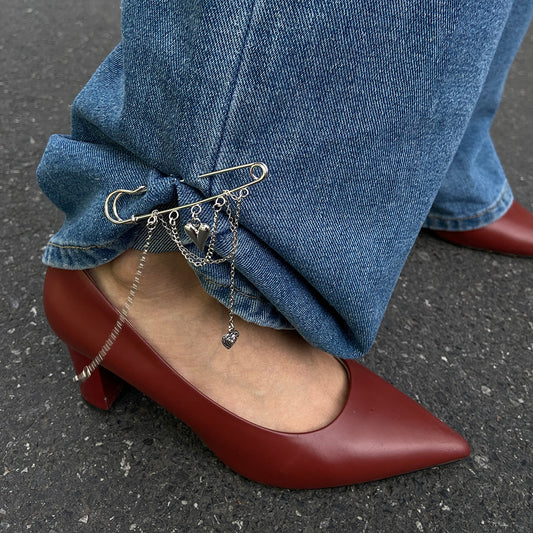 Tobillera minimalista de metal con forma de corazón, cadena ajustable y detalle de borla para mujer