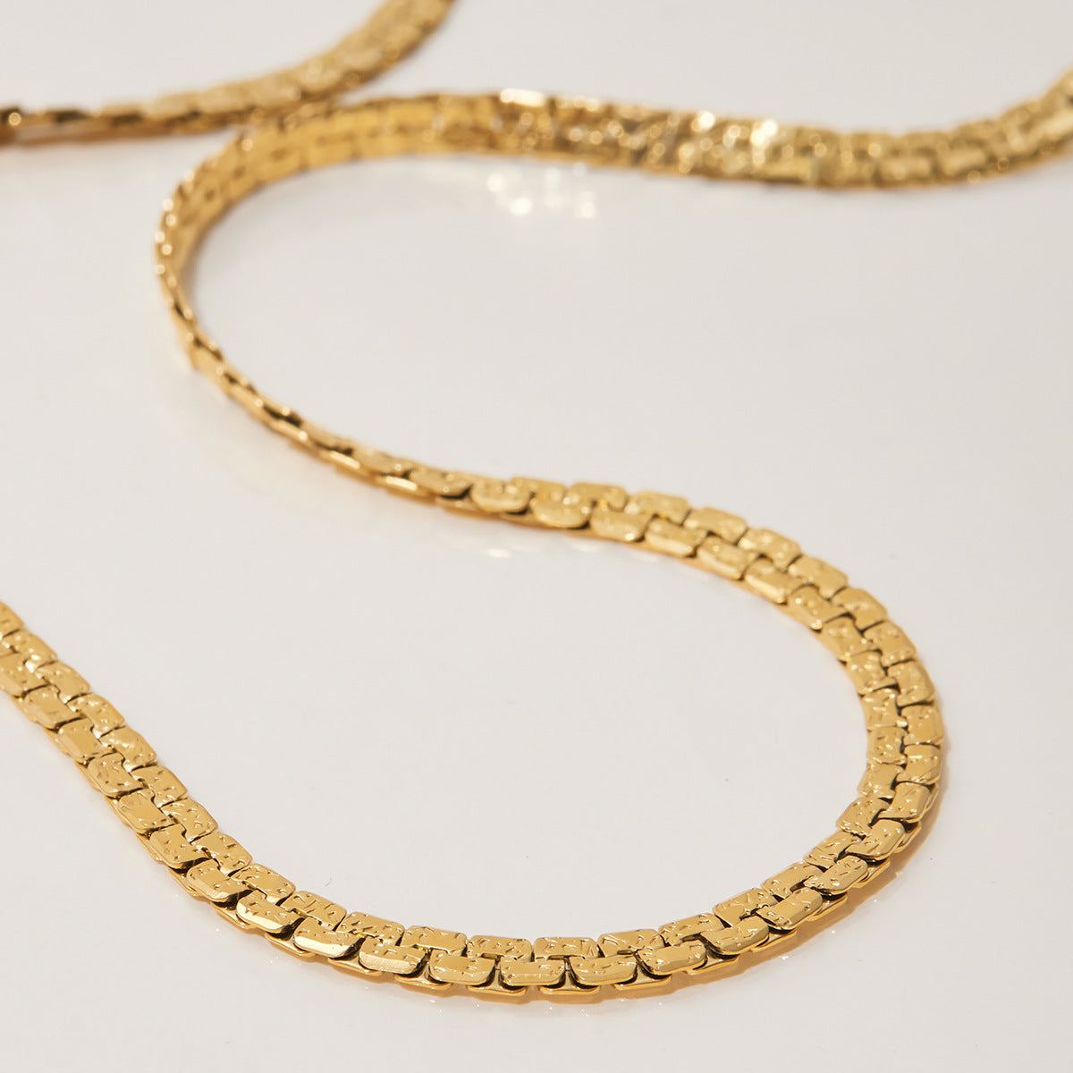 Elegante Collana con Ciondolo a Stella Marina in Acciaio Inox con Finitura Placcata da Donna Forma Geometrica Stile Minimalista Catena Clavicola