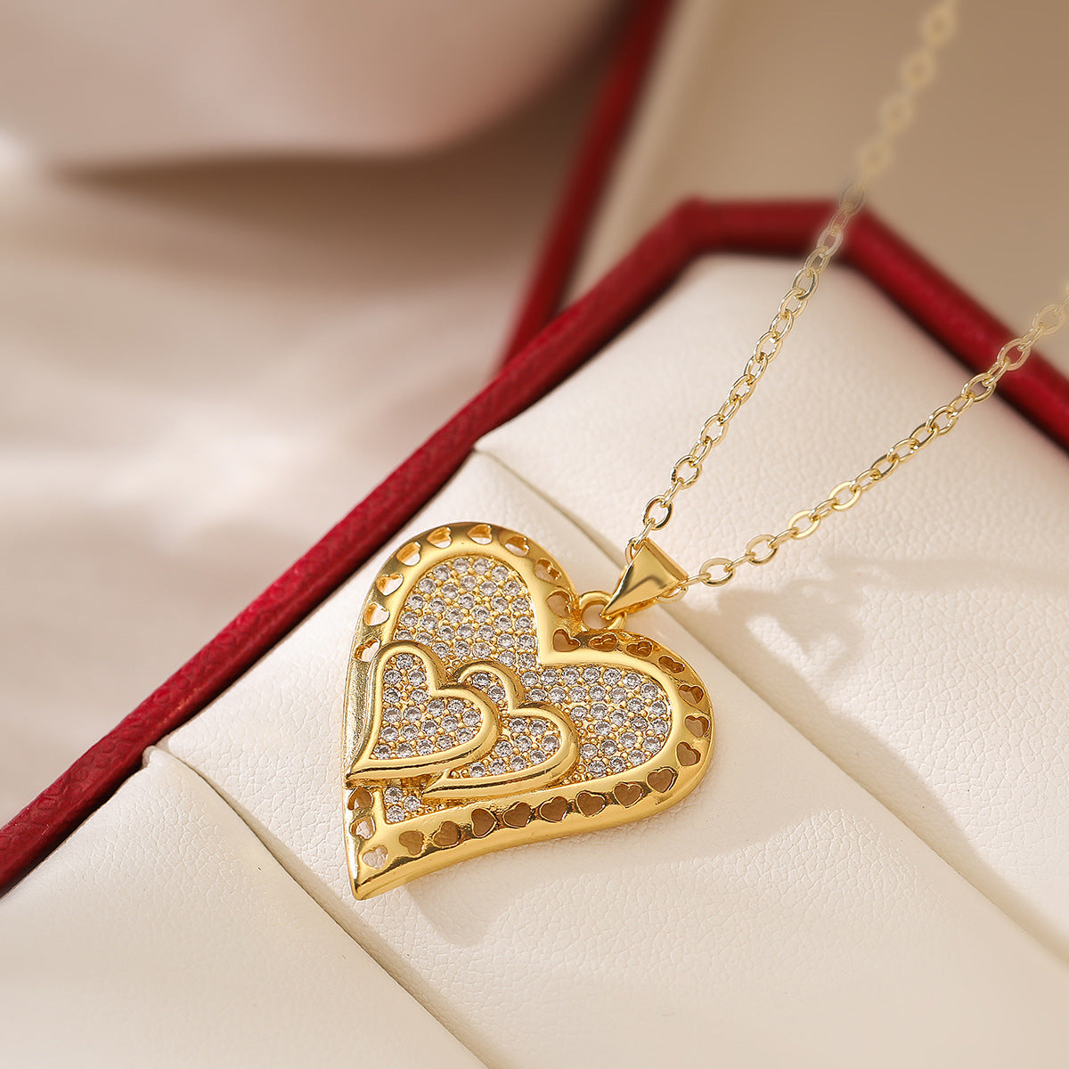Minimalist Heart-Shaped Copper Pendant Necklace with 18K Gold Plating and Zircon Accents for Women