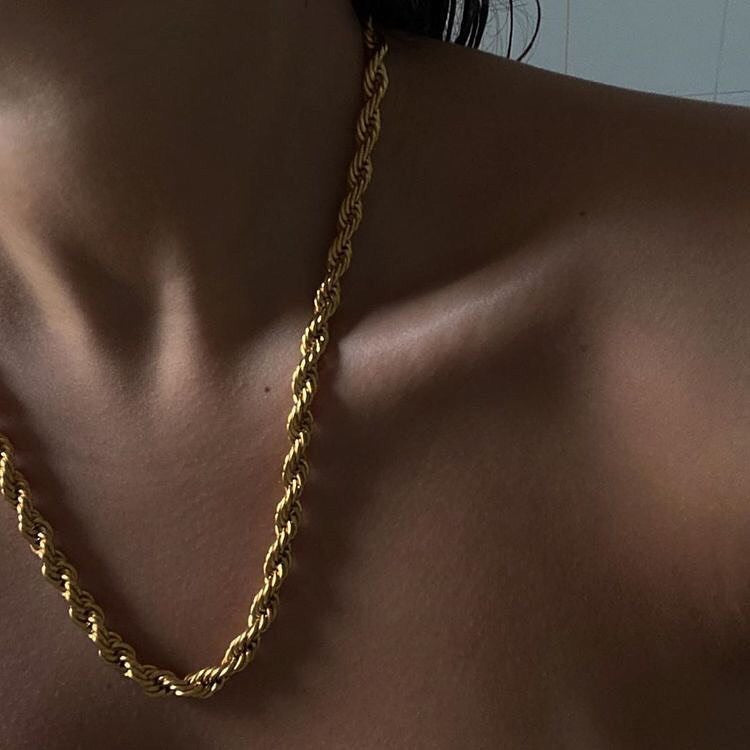 Cadena con dije de barra de acero de titanio estilo hip-hop