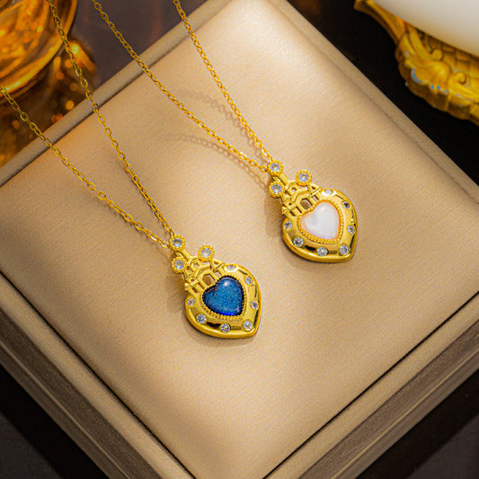 Collar con colgante de corazón de castillo geométrico minimalista para mujer en acero de titanio con chapado al vacío e incrustaciones de diamantes de imitación