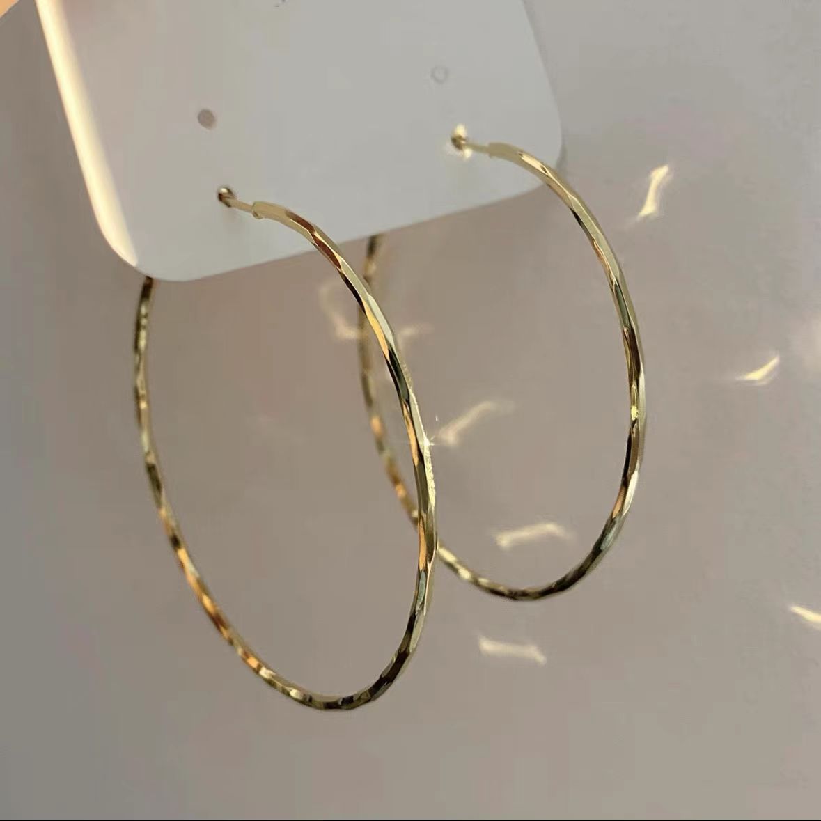Pendientes de aro grandes, geométricos, minimalistas y elegantes para mujer, en metal chapado con postes de plata de ley