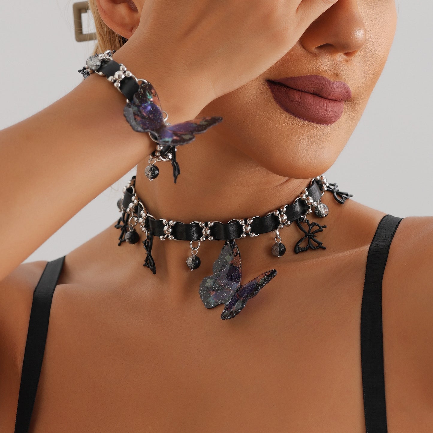 Collar con Colgante de Mariposa de Estilo Gótico para Mujer con Cadena de Metal Electrochapado y Diseño Geométrico