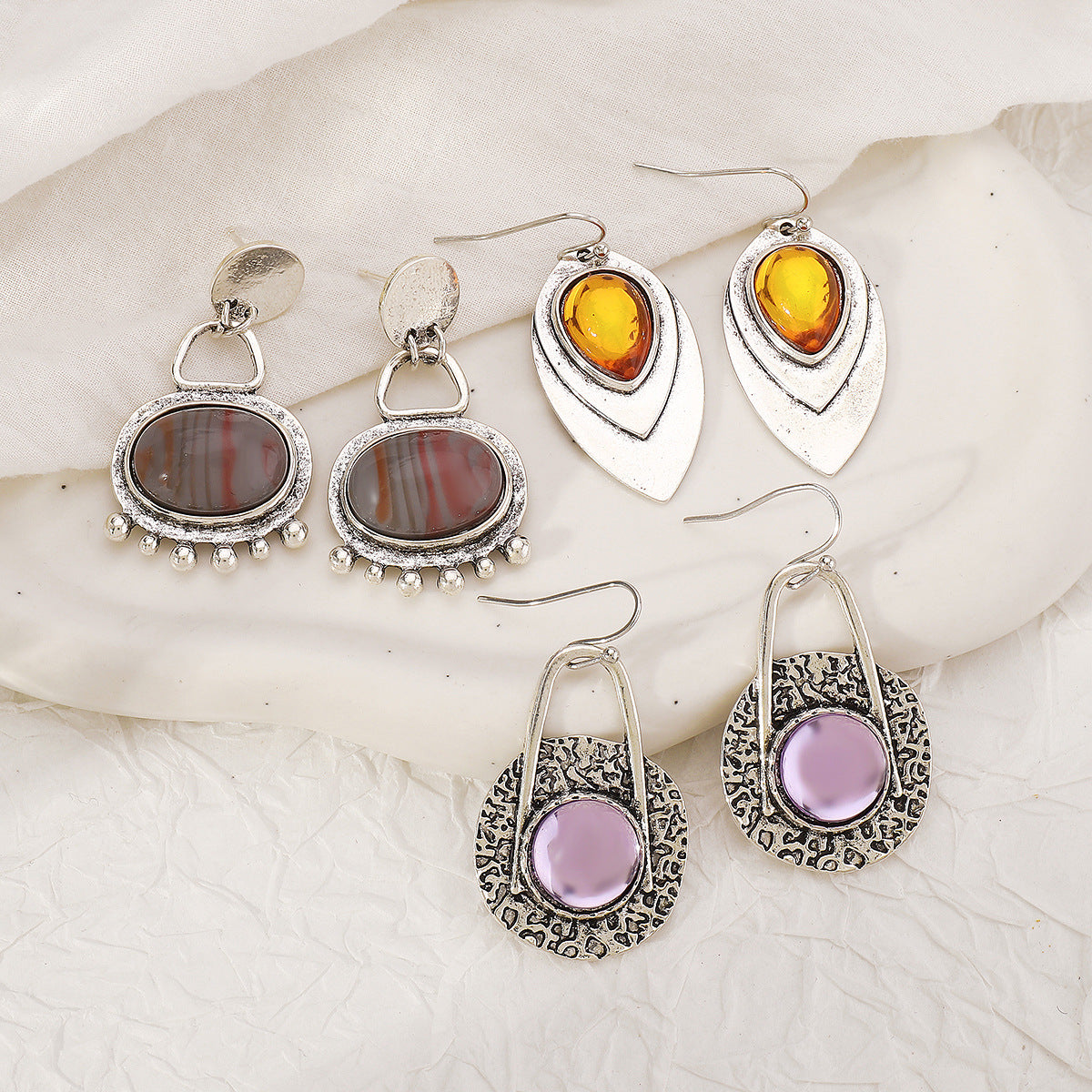 Aretes de mujer étnicos vintage geométricos en aleación con incrustaciones de piedra natural y acabado esmaltado