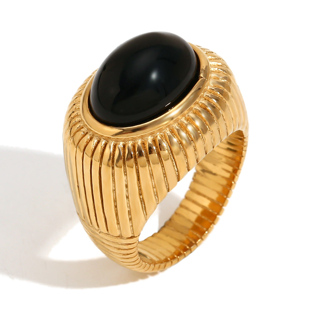 Vintage Style Hammered Texture Flower-Shaped Stainless Steel Ring with 18K Gold Plating for Women