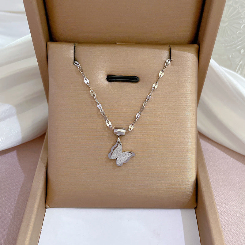 Collana con pendente geometrico minimalista in acciaio al titanio placcato per donna