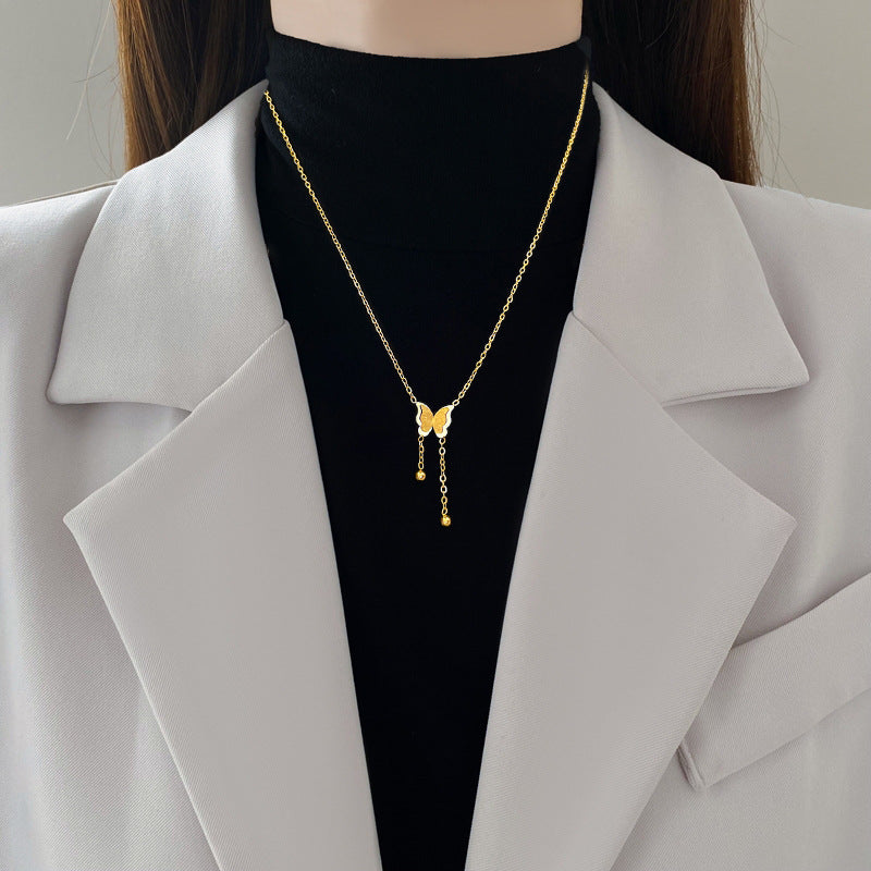 Ciondolo a Farfalla Minimalista Collana Unisex con Catena a Collare Placcata in Acciaio al Titanio