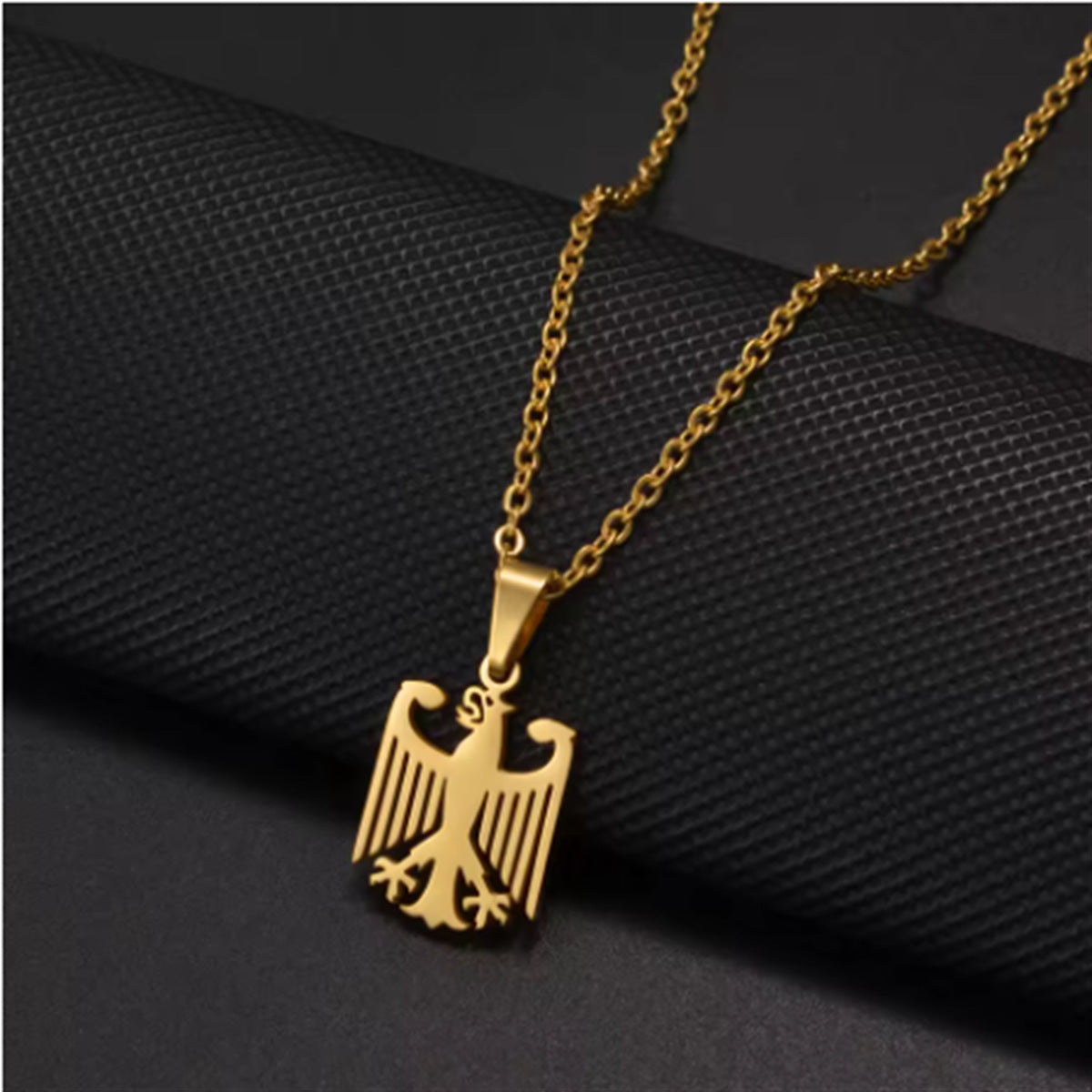 Geometric Stainless Steel Eagle Pendant Necklace with Polished Finish for Unisex Wear